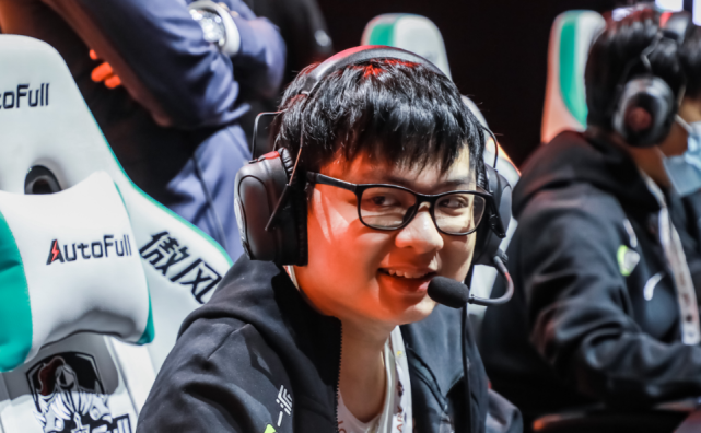 Karsa迎来十赛季高光表现，DWG球迷沸腾！的简单介绍