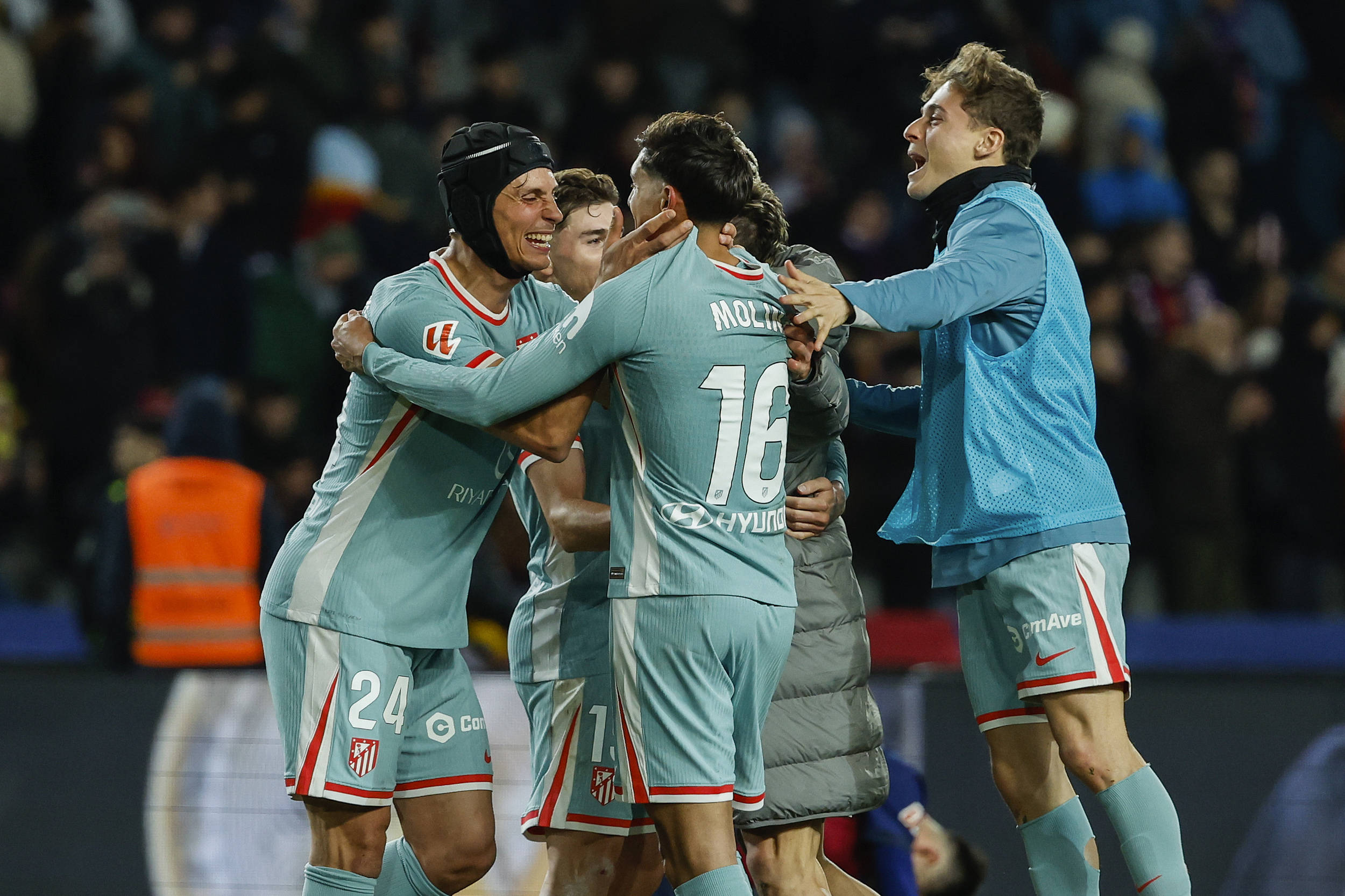 AYX APP-于和伟只字不提